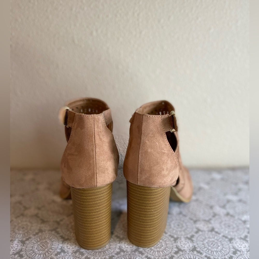 Qupid~Neutral~Faux Suede~Open Toe~Stack Heel~Buckle Closure~Ankle Bootie~Size 10 - Picture 6 of 16